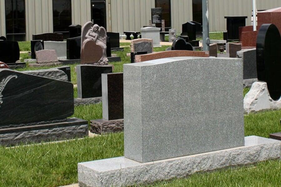 Pet Memorial Stones: How to Honor a Beloved Companion